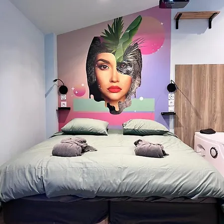 Capsule Safari - Jacuzzi - Nintendo Switch - Netflix&home Cinéma - Pouf Géant - Filet Suspendu Appartamento *