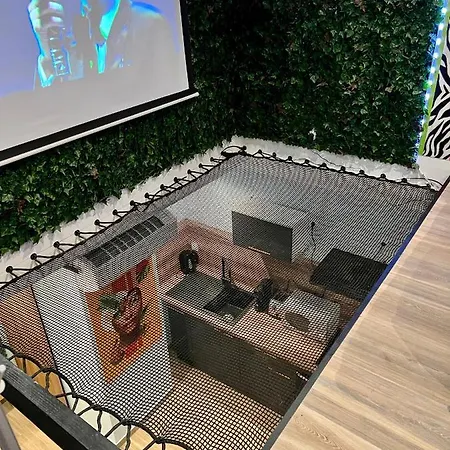 Capsule Safari - Jacuzzi - Nintendo Switch - Netflix & Cinema - Pouf Geant - Filet Suspendu شقة دويه